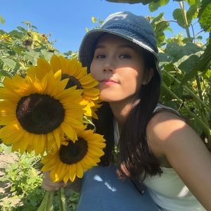 Meet your Posher, Joy